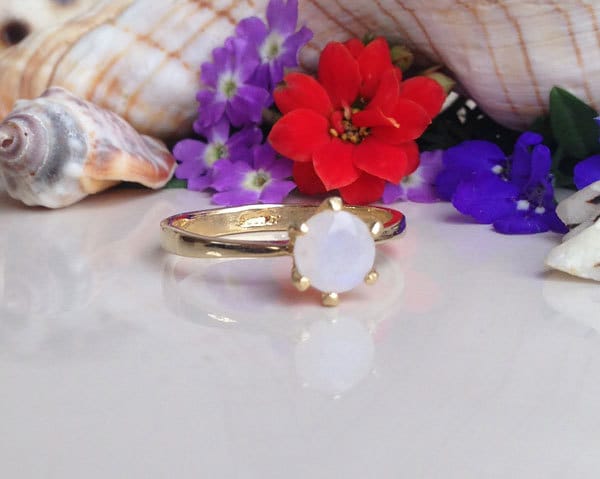 Round Rainbow Moonstone Classic Solitaire Ring - H.L.Jewelry