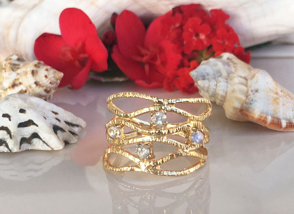 Round Rainbow Moonstone Four Stone Wide Hammered Band Ring - H.L.Jewelry