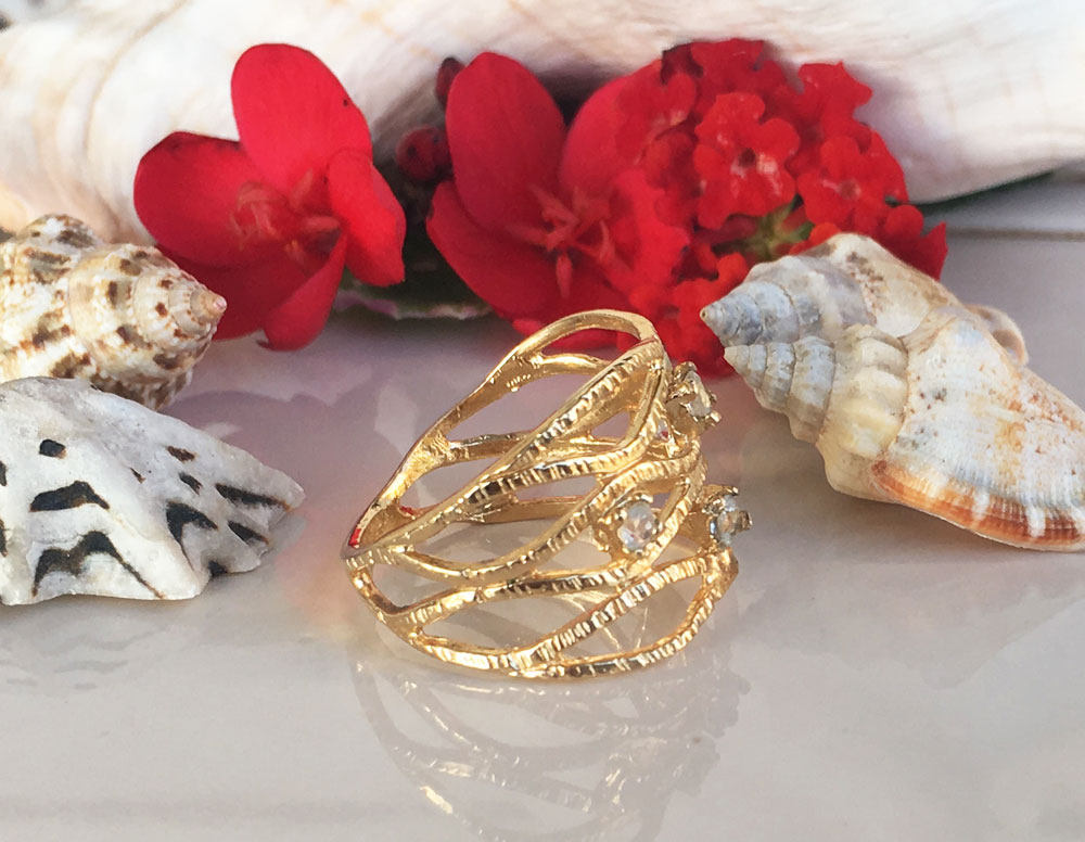 Round Rainbow Moonstone Four Stone Wide Hammered Band Ring - H.L.Jewelry