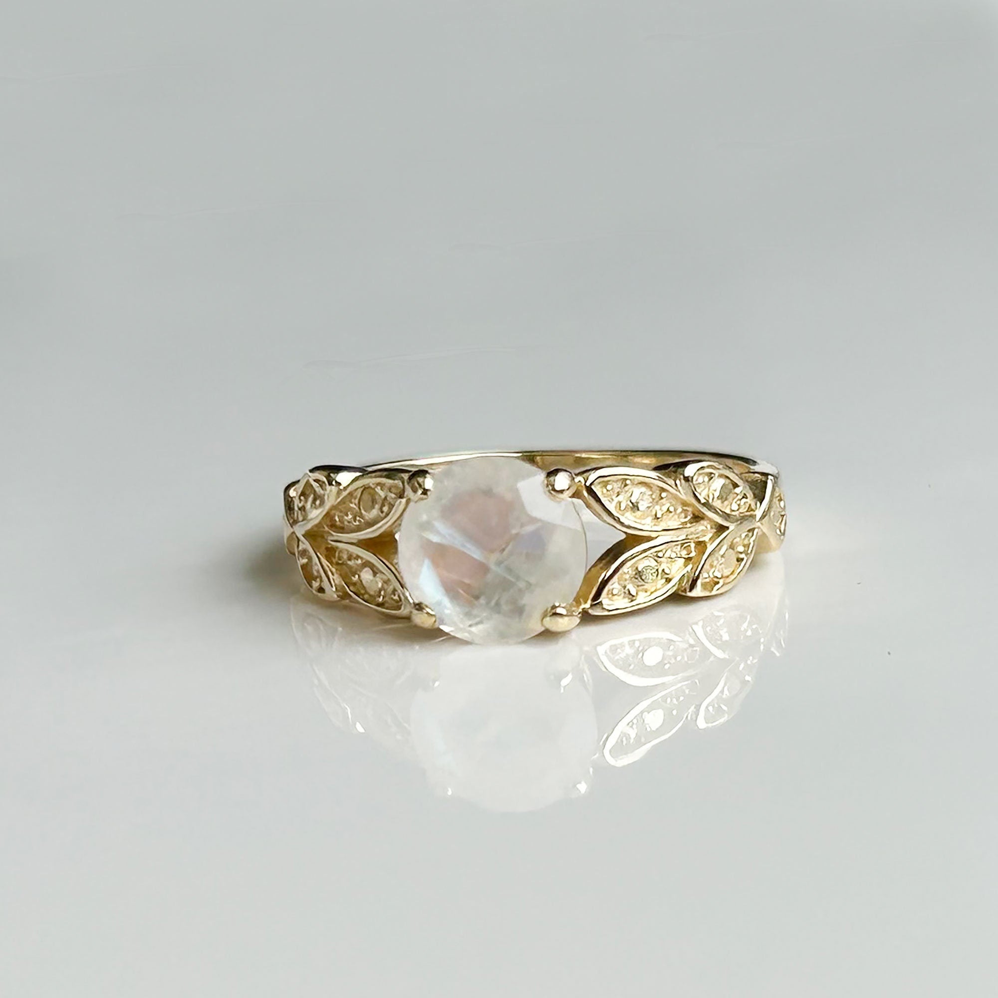 Round Rainbow Moonstone Leaves Ring - H.L.Jewelry