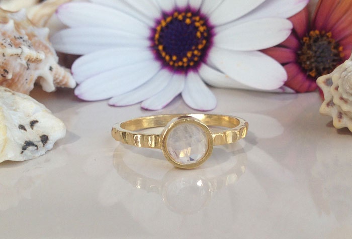Round Rainbow Moonstone Simple Hammered Band Bezel Ring - H.L.Jewelry