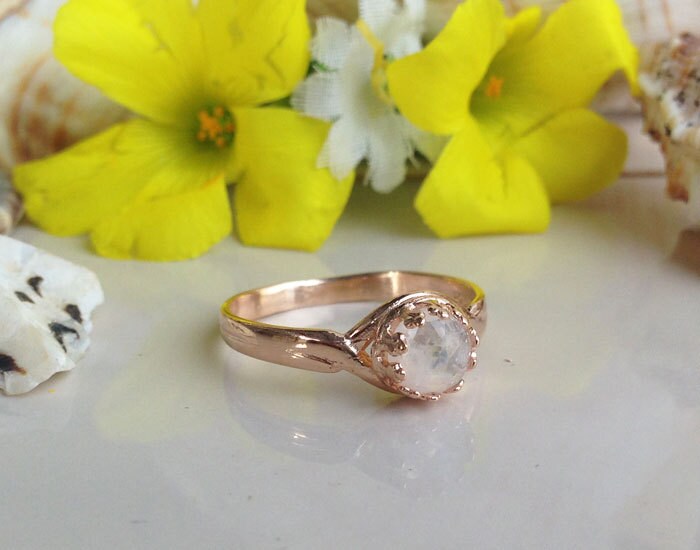 Round Rainbow Moonstone Simple Ring - H.L.Jewelry