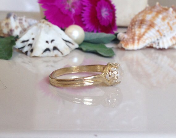 Round Rainbow Moonstone Simple Ring - H.L.Jewelry