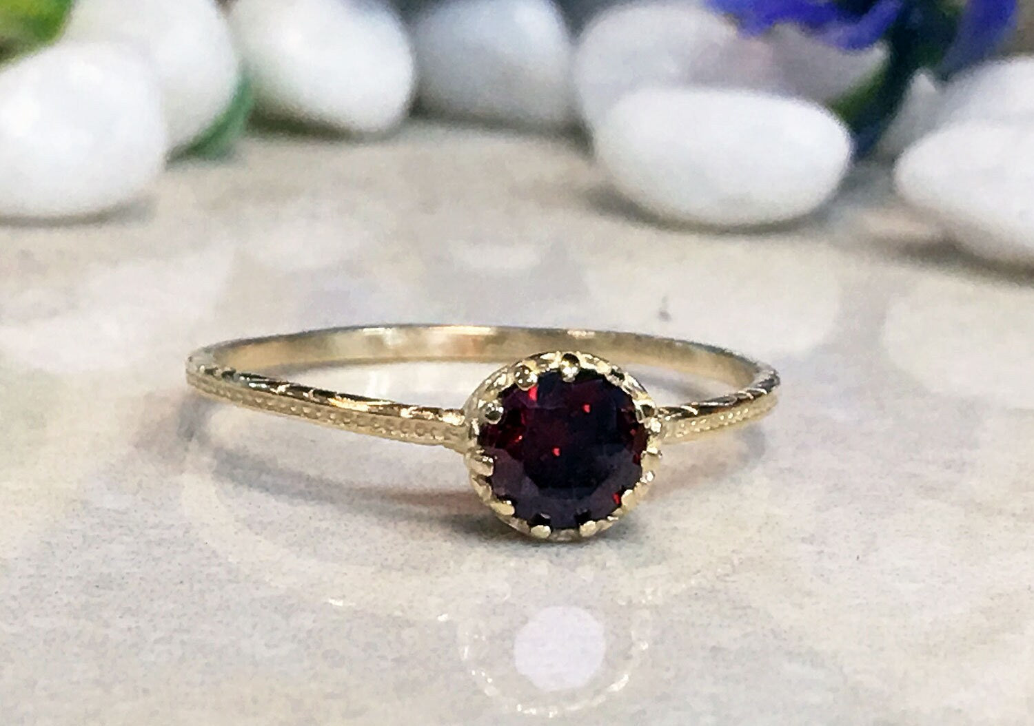 Round Red Garnet Simple Hammered Band Ring - H.L.Jewelry