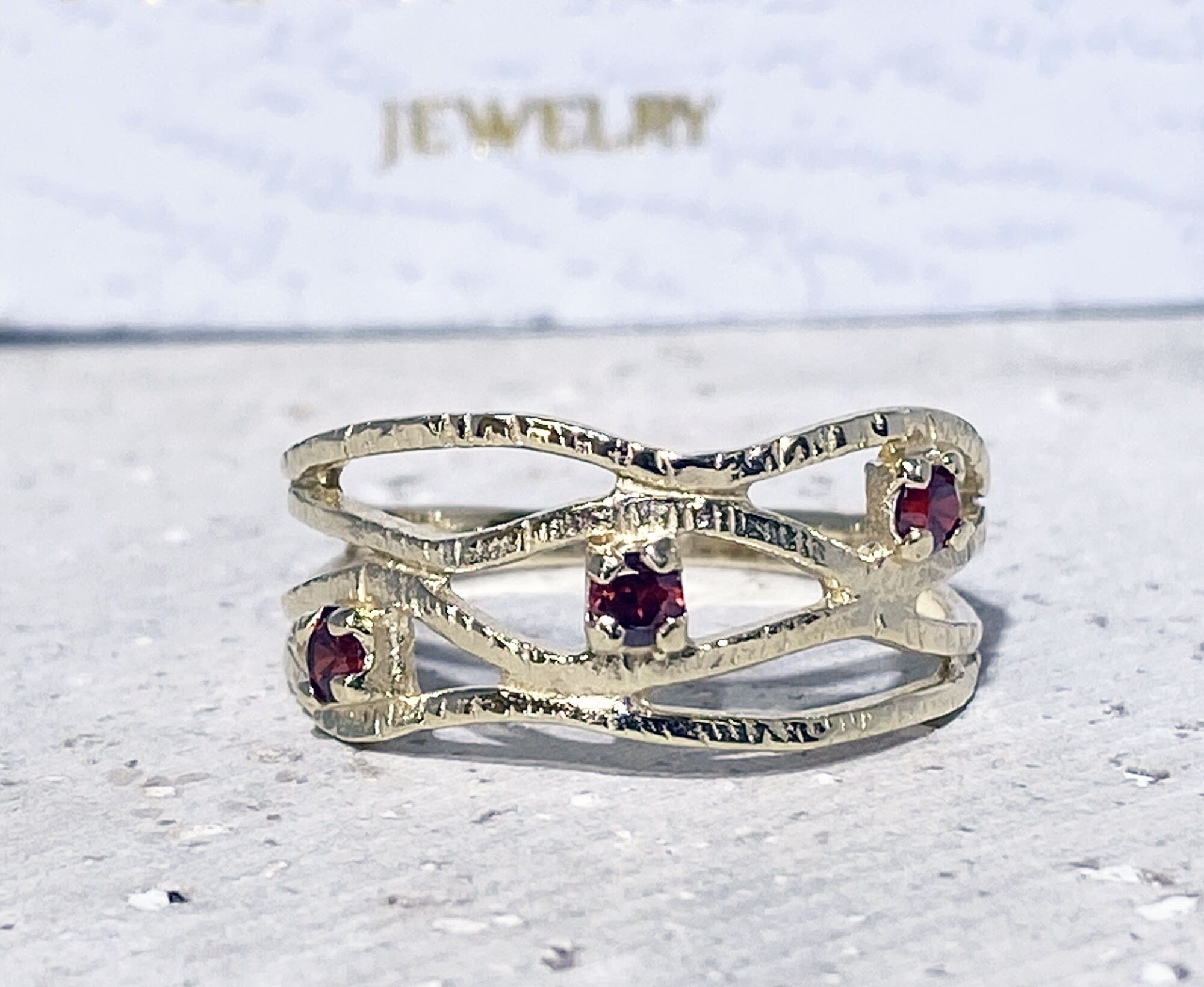 Round Red Garnet Three-Stone Hammered Band Ring - H.L.Jewelry
