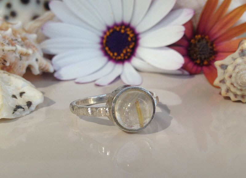 Round Rutilated Quartz Simple Bezel Hammered Band Ring - H.L.Jewelry