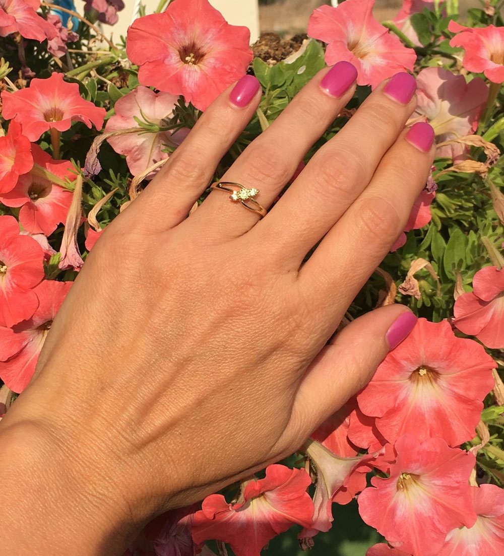 Round Yellow Citrine Three Stone Simple Ring - H.L.Jewelry