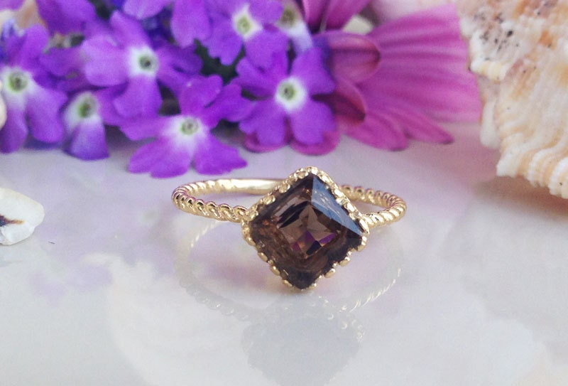 Smoky Quartz Square Crown Simple Twist Band Ring - H.L.Jewelry