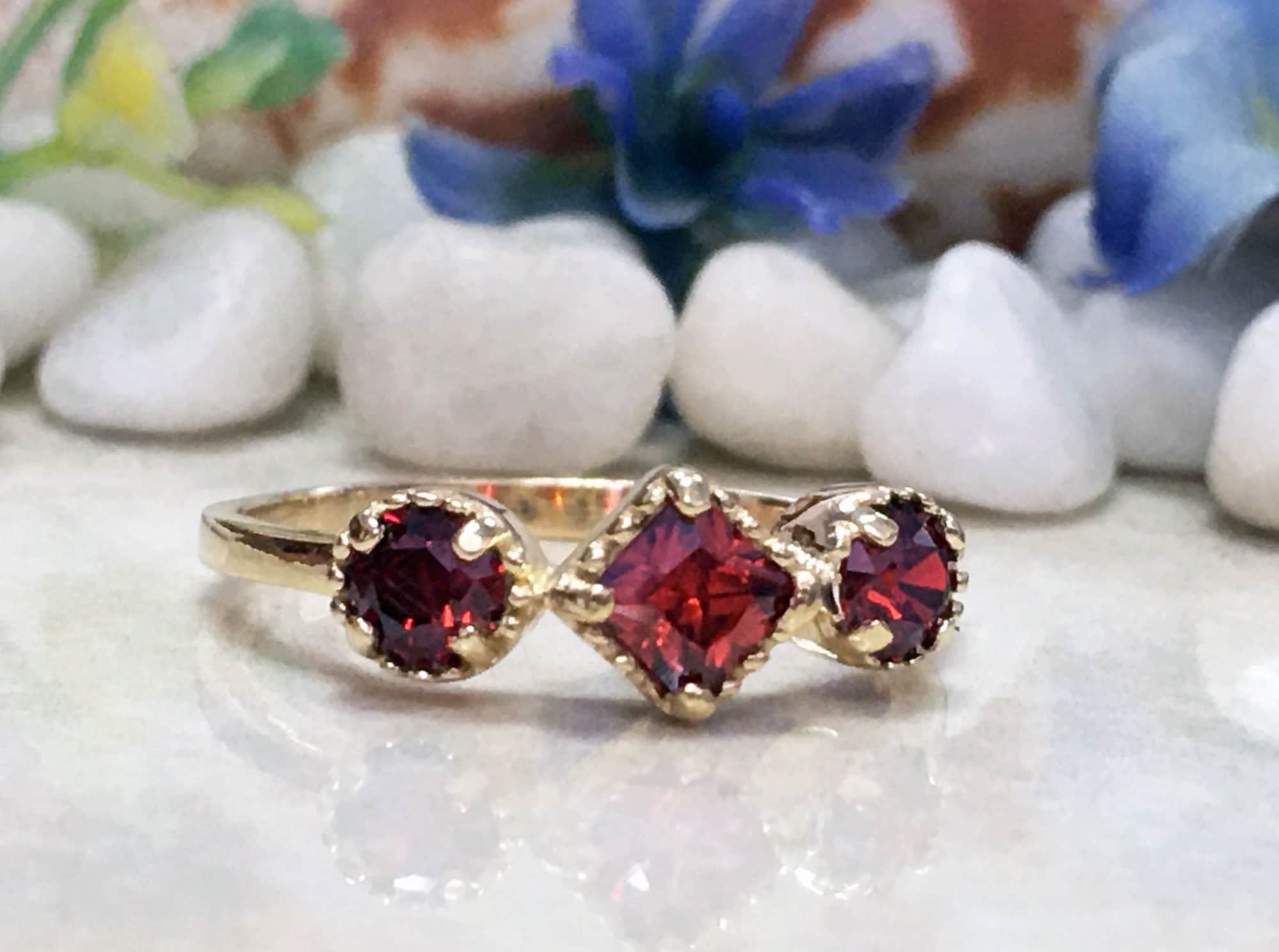 Square and Round Red Garnet Three-Stone Ring - H.L.Jewelry