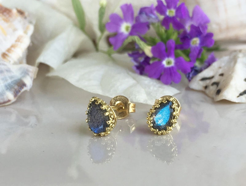 Labradorite Earrings - Small Stud Earrings with Pear-Shaped Labradorite Gemstones - H.L.Jewelry