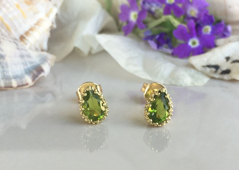 Peridot Earrings - August Birthstone - Small Stud Earrings with Pear-Shaped Peridot Gemstones - H.L.Jewelry