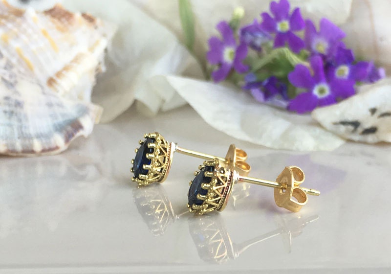 Blue Sapphire Earrings - September Birthstone Jewelry - Pear-Shaped Blue Sapphire Gemstone Small Stud Earrings - H.L.Jewelry