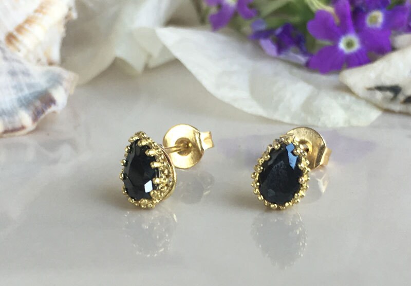 Black Onyx Earrings - December Birthstone - Small Stud Earrings with Pear Shape Black Onyx Gemstones - H.L.Jewelry