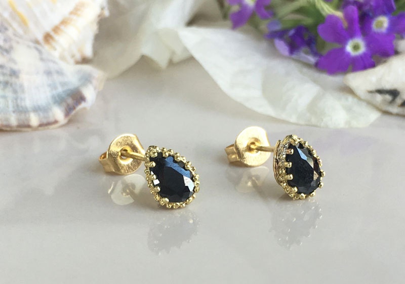 Black Onyx Earrings - December Birthstone - Small Stud Earrings with Pear Shape Black Onyx Gemstones - H.L.Jewelry