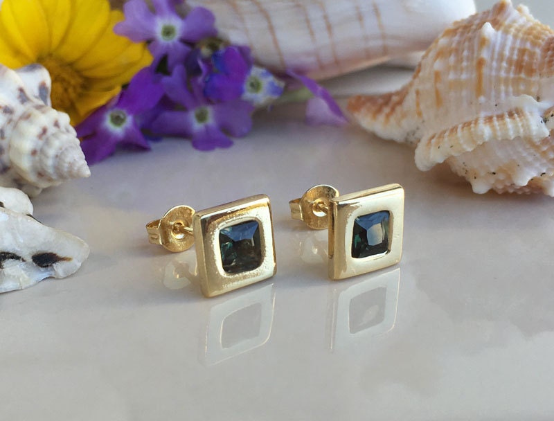 Green Tourmaline Earrings - Simple Square Stud Earrings with Green Tourmaline Gemstones - H.L.Jewelry