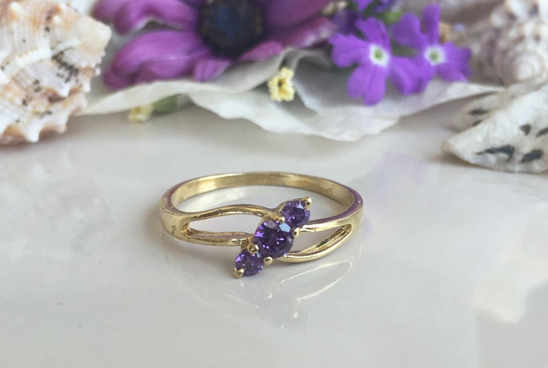 Amethyst Ring - February Birthstone - Lovely Ring with Three Round Purple Amethyst Stones - H.L.Jewelry