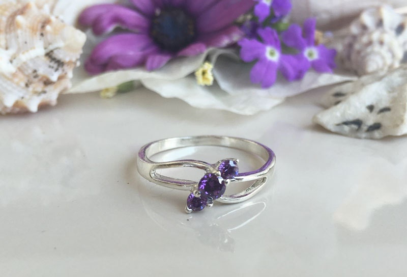 Amethyst Ring - February Birthstone - Lovely Ring with Three Round Purple Amethyst Stones - H.L.Jewelry