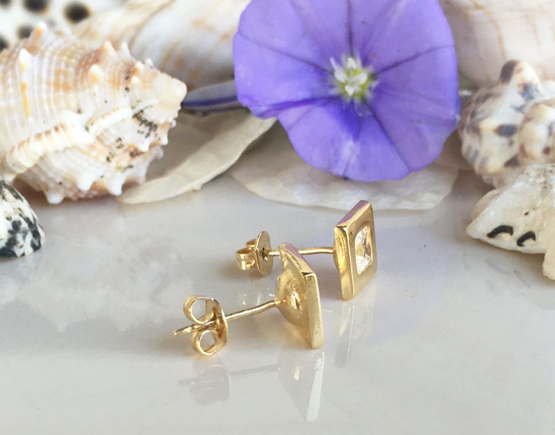 Clear Quartz Earrings - April Birthstone - Small Square Stud Earrings with Clear Quartz Stones - H.L.Jewelry