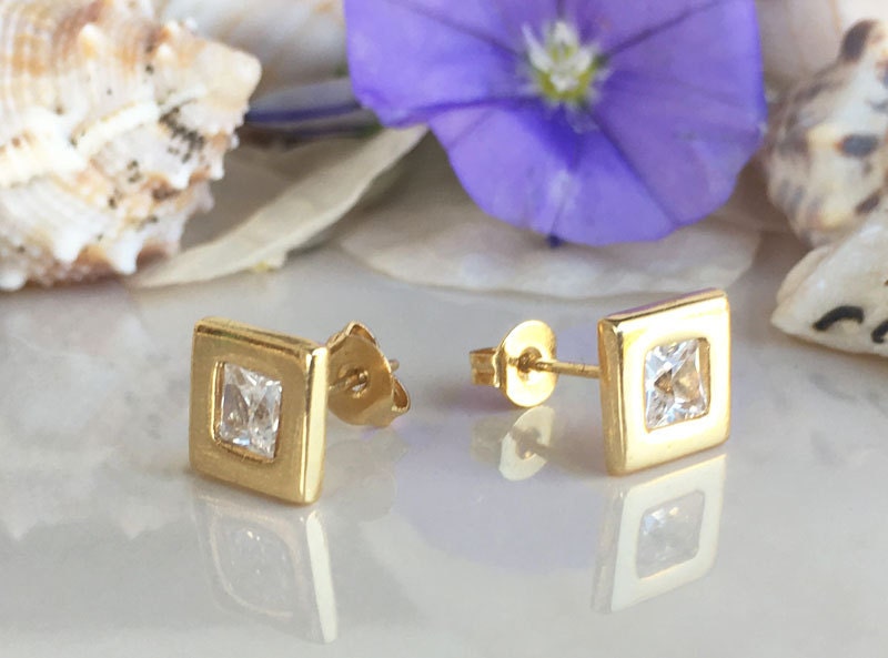 Clear Quartz Earrings - April Birthstone - Small Square Stud Earrings with Clear Quartz Stones - H.L.Jewelry