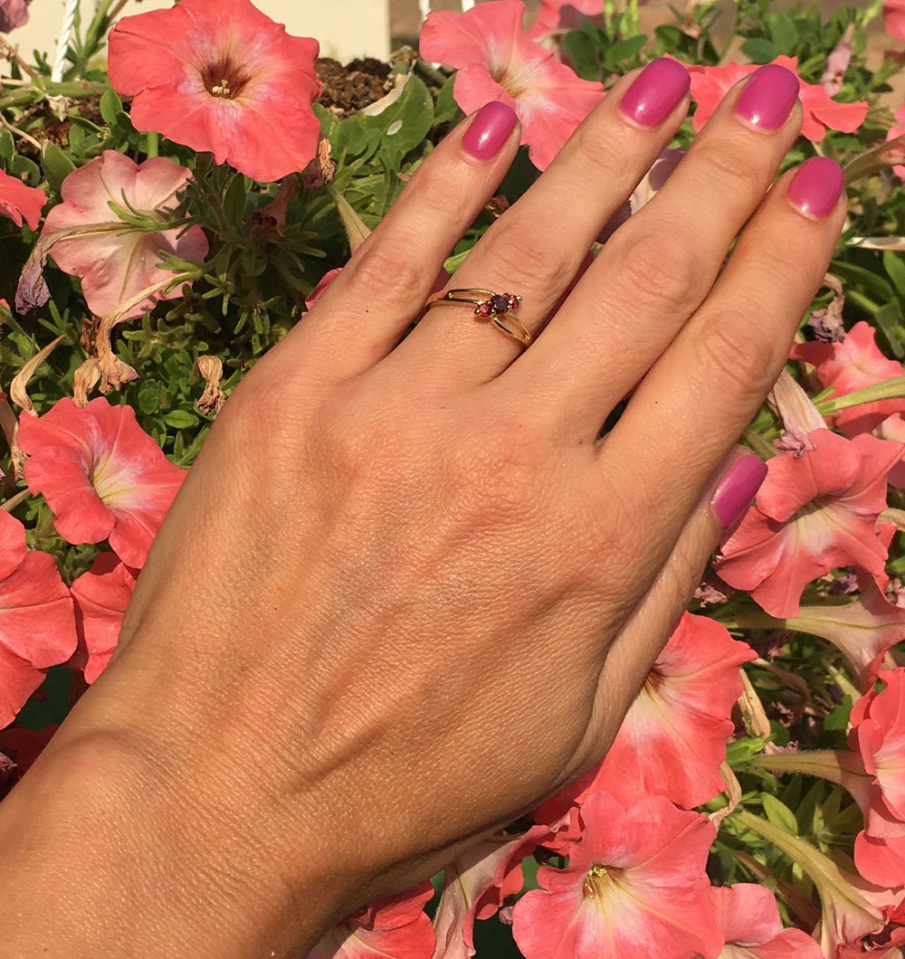 Red Garnet Ring - January Birthstone - Delicate Ring with Diagonally Placed Three Round Red Garnet Gemstones - H.L.Jewelry