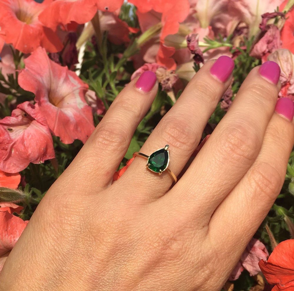 Emerald Ring - May Birthstone - Lace Setting Ring with Pear-Shaped Emerald Gemstone - H.L.Jewelry