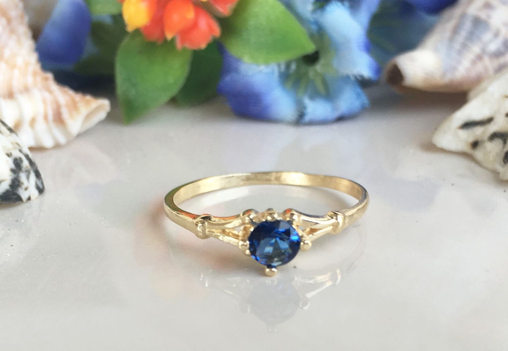 Blue Sapphire Ring - September Birthstone - Simple Delicate Ring with Round Blue Sapphire Gemstone - H.L.Jewelry