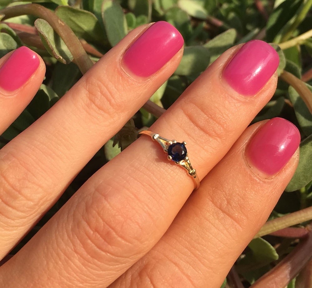 Blue Sapphire Ring - September Birthstone - Simple Delicate Ring with Round Blue Sapphire Gemstone - H.L.Jewelry