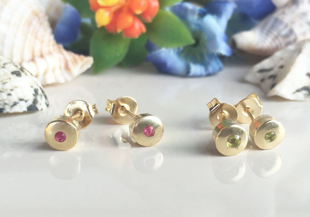 Small Round Stud Earrings with Your Chosen Gem - H.L.Jewelry