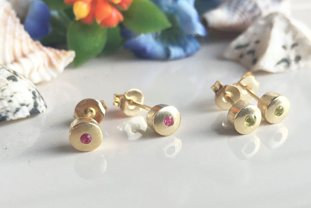 Small Round Stud Earrings with Your Chosen Gem - H.L.Jewelry