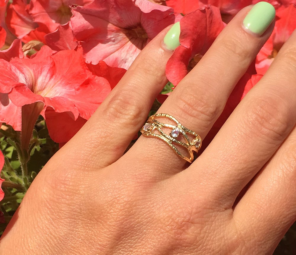 Rainbow Moonstone Ring - June Birthstone - Three Round Rainbow Moonstones Hammered Ring - H.L.Jewelry