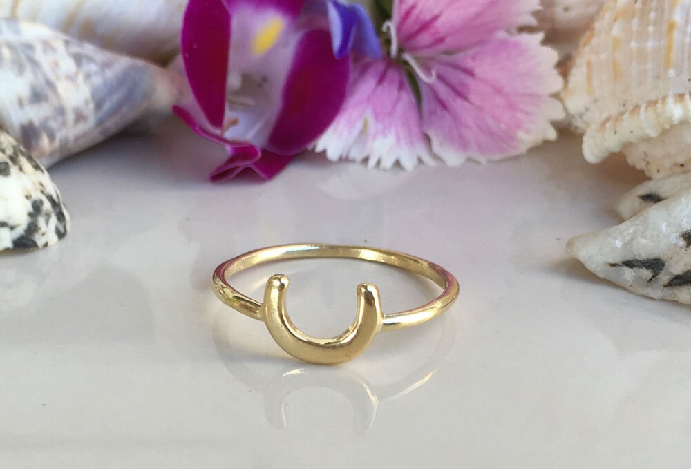 Lucky Horseshoe Ring - Good Luck Charm - Delicate Simple Lucky Horseshoe Ring - H.L.Jewelry