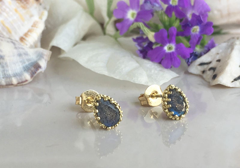 Labradorite Earrings - Small Stud Earrings with Pear-Shaped Labradorite Gemstones - H.L.Jewelry