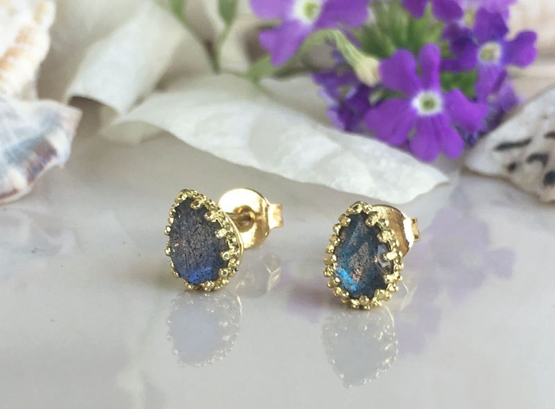 Labradorite Earrings - Small Stud Earrings with Pear-Shaped Labradorite Gemstones - H.L.Jewelry