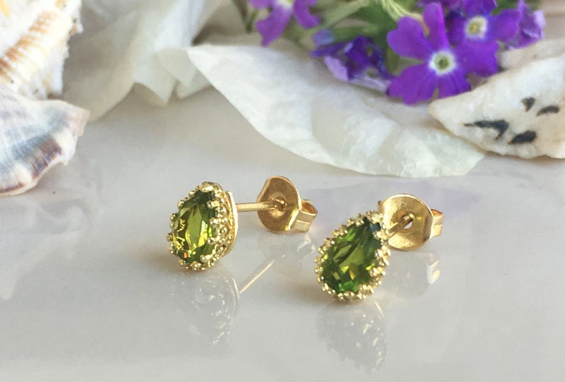 Peridot Earrings - August Birthstone - Small Stud Earrings with Pear-Shaped Peridot Gemstones - H.L.Jewelry