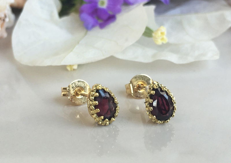 Red Garnet Earrings - January Birthstone Jewelry - Pear Shape Red Garnet Gemstones Small Stud Earrings - H.L.Jewelry