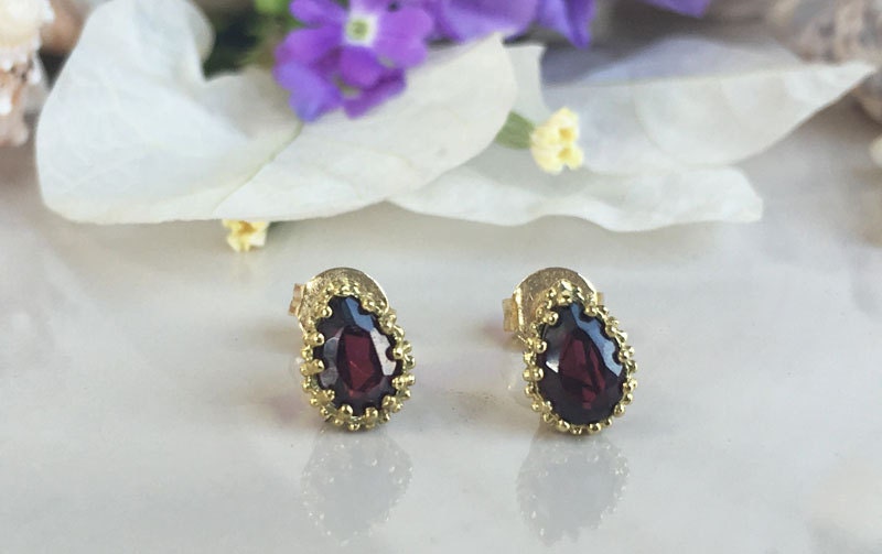 Red Garnet Earrings - January Birthstone Jewelry - Pear Shape Red Garnet Gemstones Small Stud Earrings - H.L.Jewelry