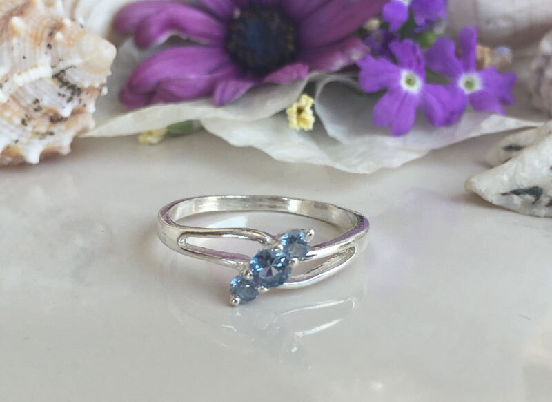 Aquamarine Ring - March Birthstone - Delicate Ring with Diagonally Placed Three Round Aquamarine Gemstones - H.L.Jewelry