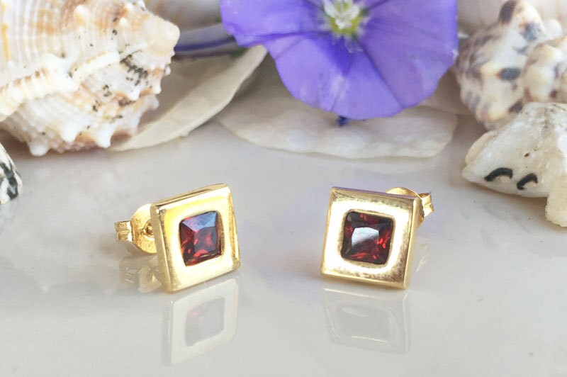 Red Garnet Earrings - January Birthstone - Simple Square Stud Earrings with Red Garnet Gemstones - H.L.Jewelry