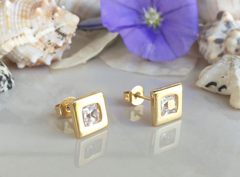 Clear Quartz Earrings - April Birthstone - Small Square Stud Earrings with Clear Quartz Stones - H.L.Jewelry