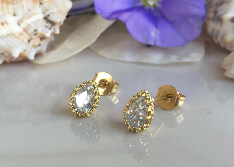 Clear Quartz Earrings - April Birthstone - Small Stud Earrings with Pear-Shaped Clear Quartz Stones - H.L.Jewelry