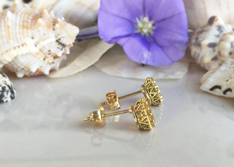 Citrine Earrings - November Birthstone Jewelry - Small Stud Earrings with Pear-Shaped Citrine Gemstones - H.L.Jewelry