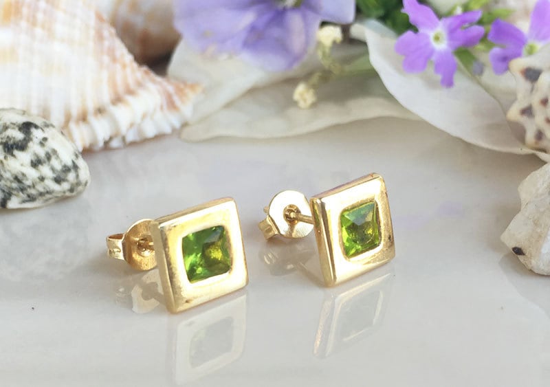 Peridot Earrings - August Birthstone Jewelry - Simple Square Stud Earrings with Peridot Gemstones - H.L.Jewelry