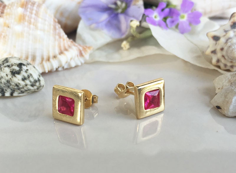 July Birthstone Jewelry - Ruby Earrings - Simple Square Stud Earrings with Ruby Gemstones - H.L.Jewelry