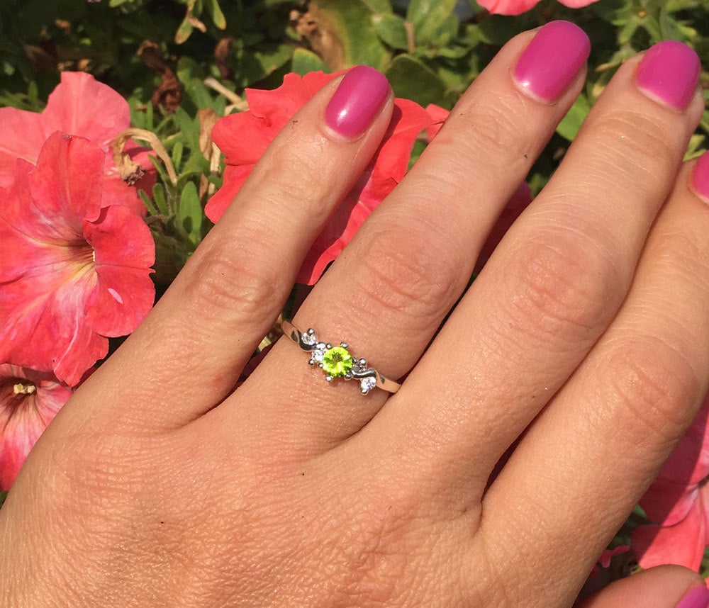 Peridot Ring - August Birthstone - Round Peridot Gemstone Delicate Ring with Clear Quartz Accents - H.L.Jewelry