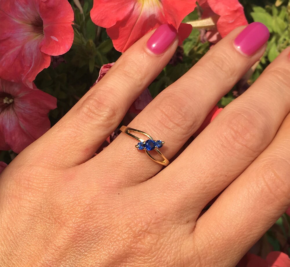 Blue Sapphire Ring - September Birthstone - Delicate Ring with Diagonally Placed Three Round Blue Sapphire Gemstones - H.L.Jewelry