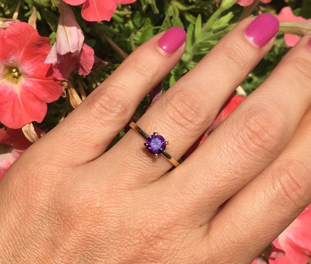 Amethyst Ring - February Birthstone - Solitaire Ring with Round Purple Amethyst Gemstone - H.L.Jewelry