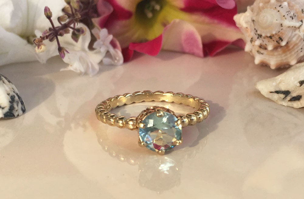 Aquamarine Ring - Marth Birthstone - Vintage Beaded Band Ring with Round Aquamarine Gemstone - H.L.Jewelry