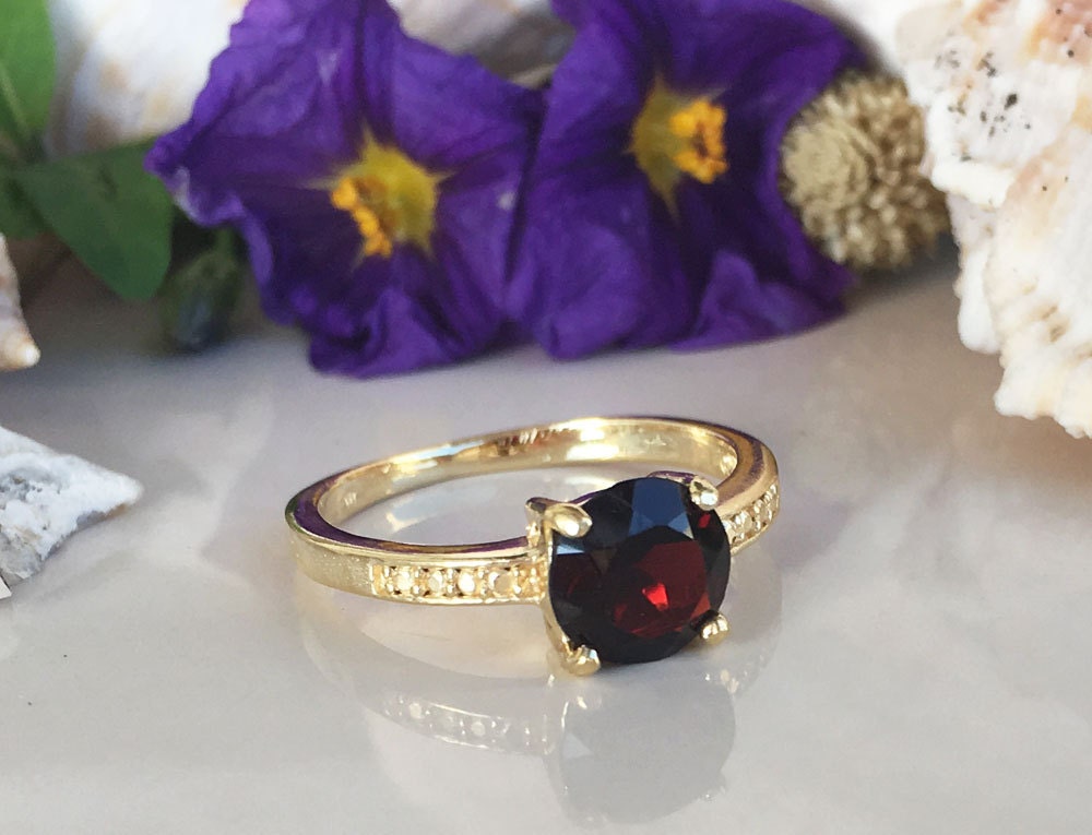 Red Garnet Ring - January Birthstone - Round Red Garnet Gemstone Simple Ring with Imitation Stones - H.L.Jewelry