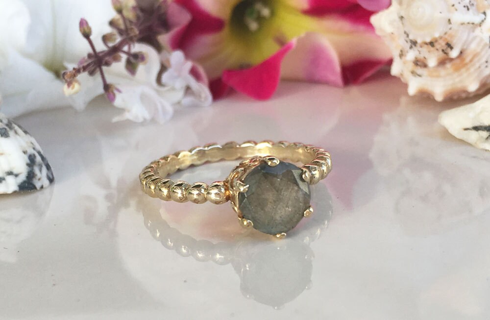 Labradorite Ring - Beaded Band Ring with Round Labradorite Gemstone - H.L.Jewelry