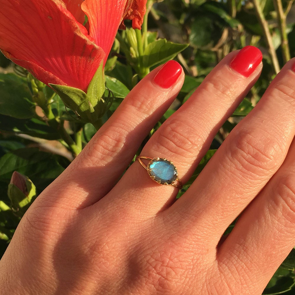 Labradorite Ring - Double Band Vintage Oval Crown Ring with Labradorite Gemstone - H.L.Jewelry